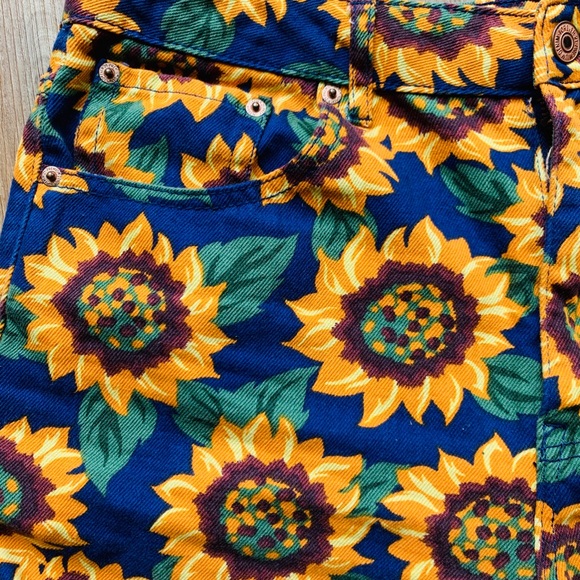 Forever 21 Sunflower Shorts - Picture 5 of 6